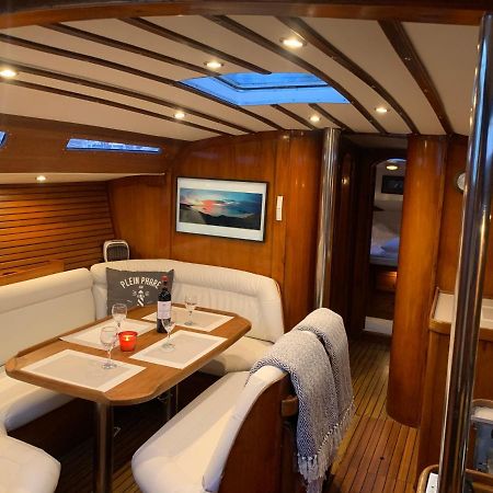 Hotel Nuit Sur Un Bateau à La Rochelle  Extérieur photo