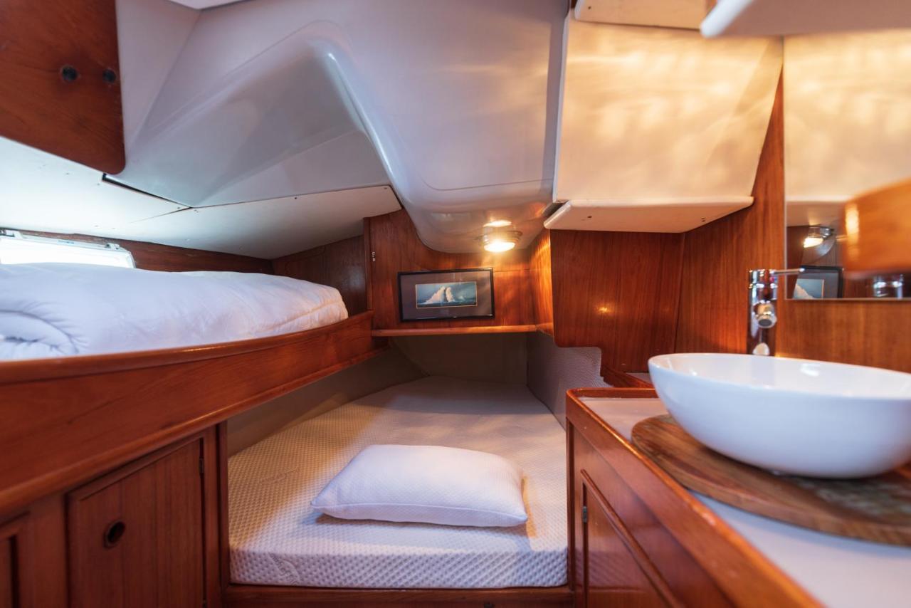 Hotel Nuit Sur Un Bateau à La Rochelle  Extérieur photo