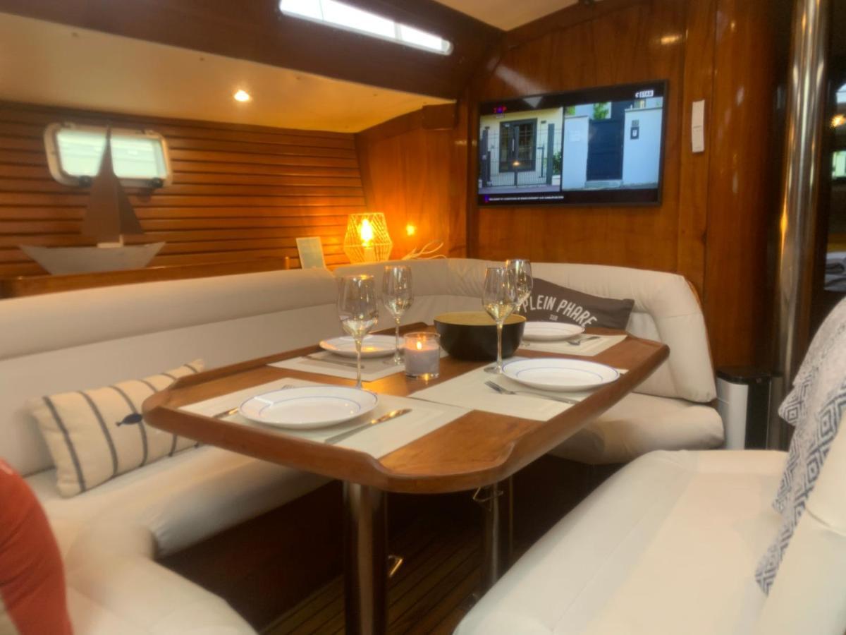Hotel Nuit Sur Un Bateau à La Rochelle  Extérieur photo