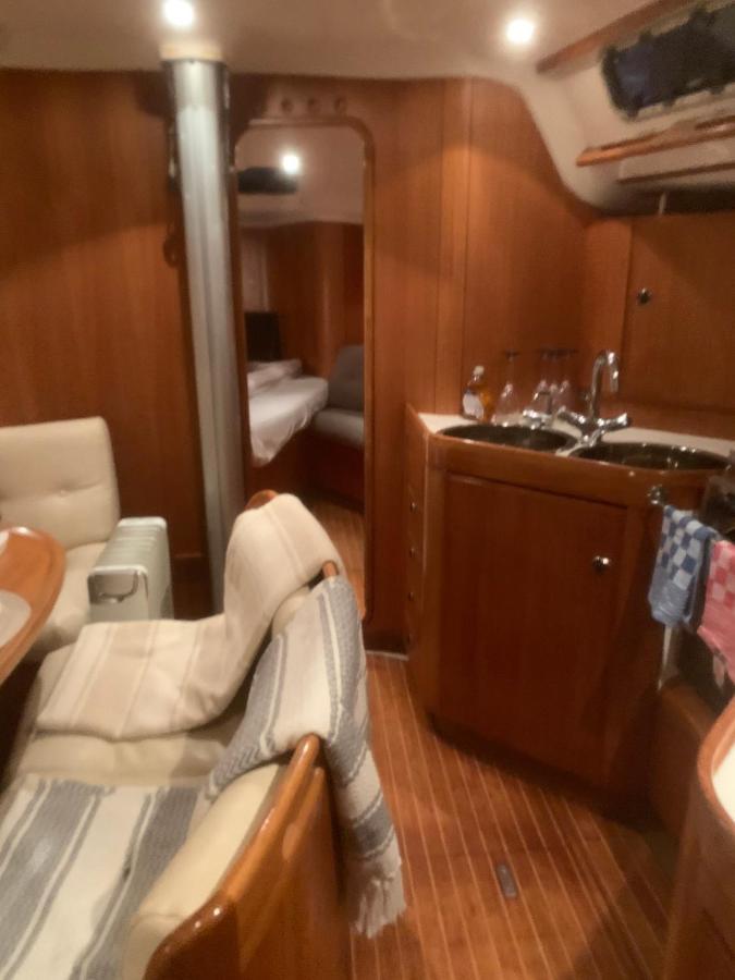 Hotel Nuit Sur Un Bateau à La Rochelle  Extérieur photo