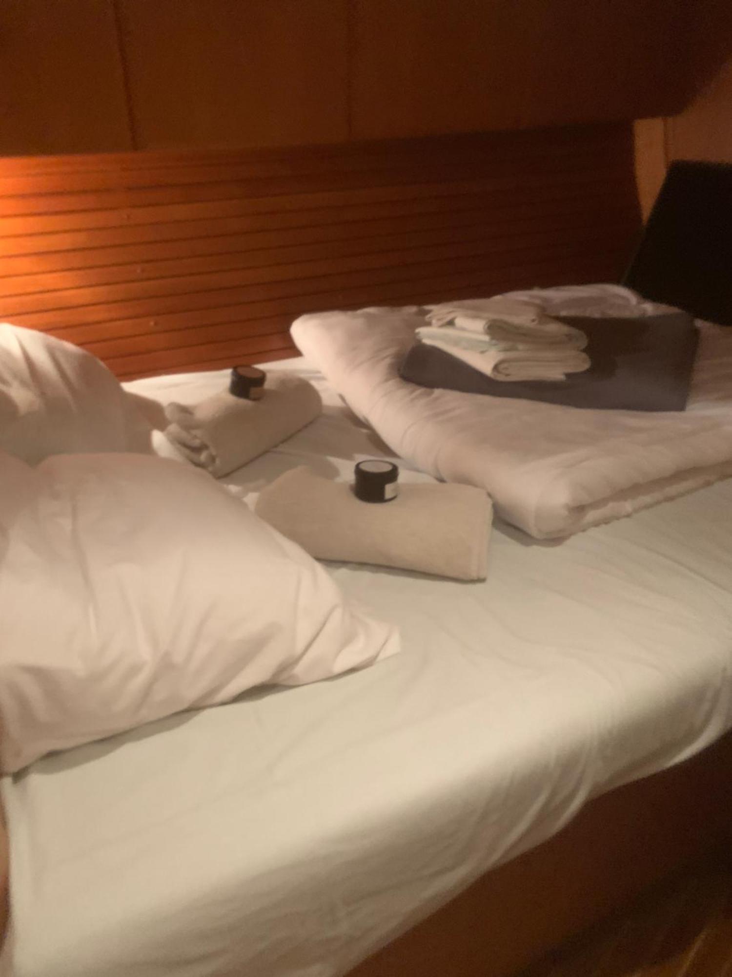 Hotel Nuit Sur Un Bateau à La Rochelle  Extérieur photo